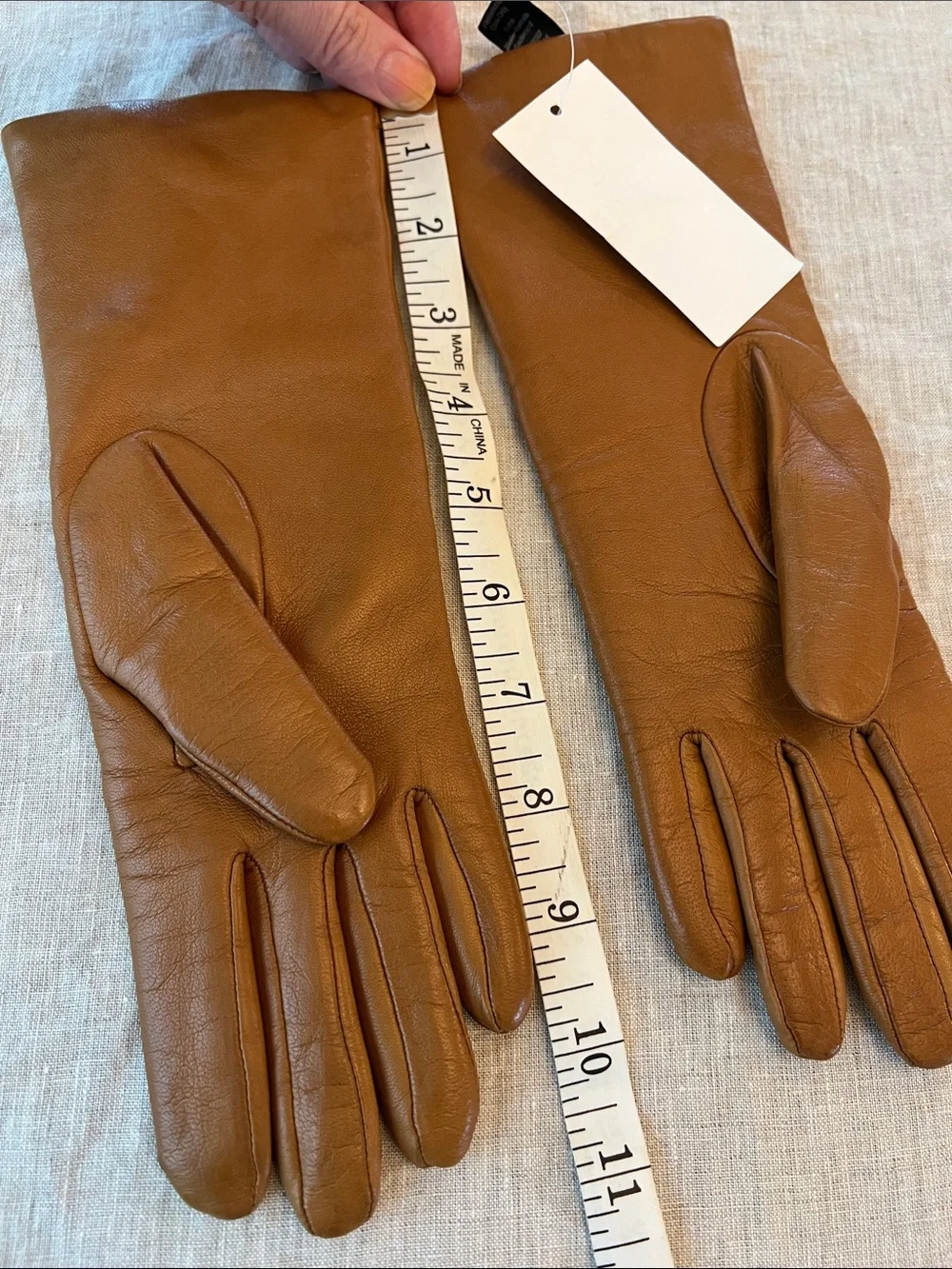 Saks Fifth Avenue Cognac Leather & Cashmere Gloves. Size 6.5. NWT. Italian made